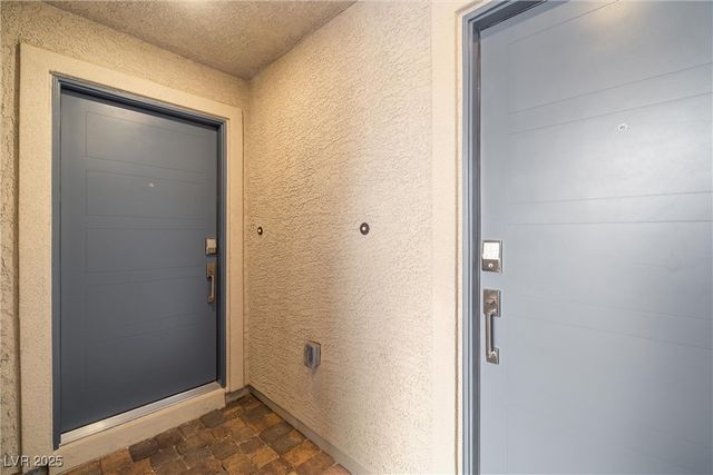 9288 Sky Pointe Drive, Las Vegas, NV 89143