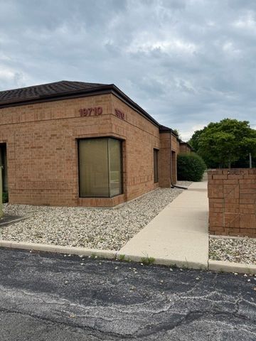 19740 Governors Highway 124, Flossmoor, IL 60422