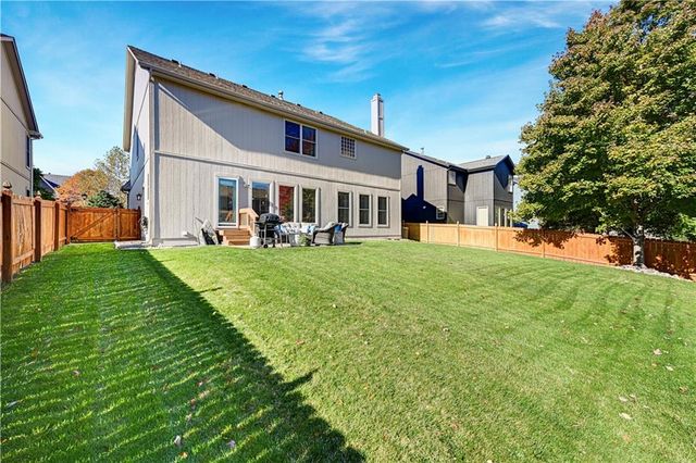 16273 S Lennox Street, Olathe, KS 66062