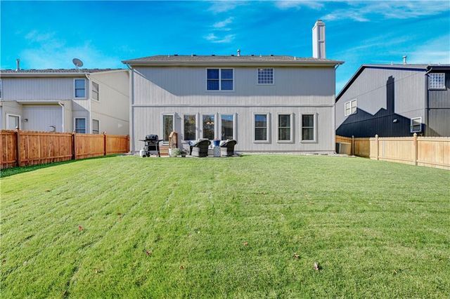 16273 S Lennox Street, Olathe, KS 66062