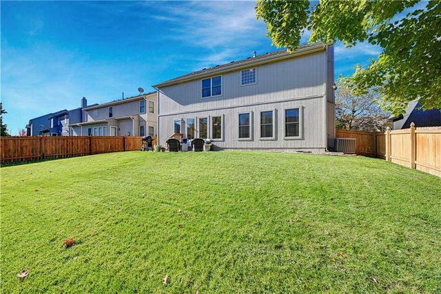 16273 S Lennox Street, Olathe, KS 66062