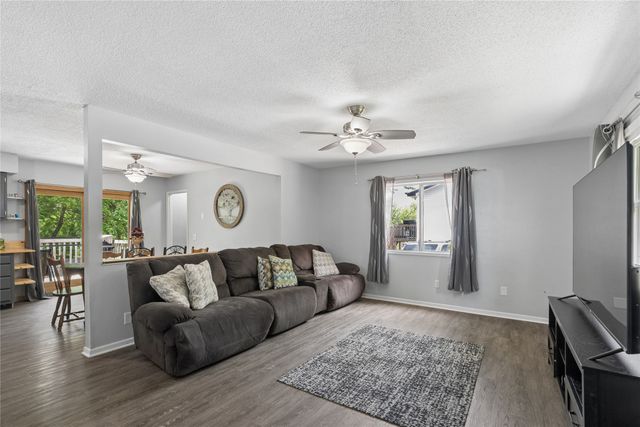 2824 SE 10th Street, Des Moines, IA 50315