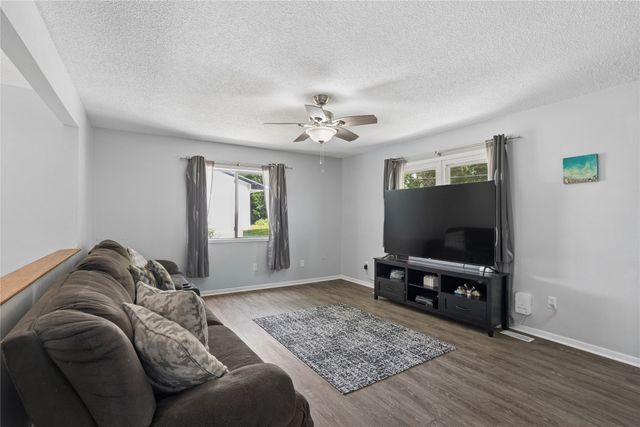 2824 SE 10th Street, Des Moines, IA 50315