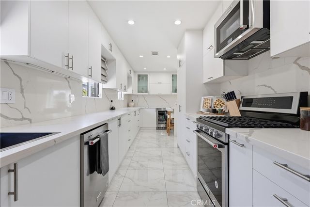 13800 Astoria Street, Sylmar, CA 91342