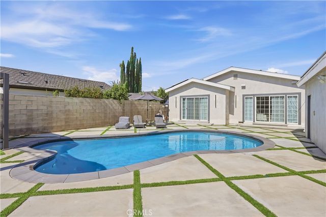 13800 Astoria Street, Sylmar, CA 91342
