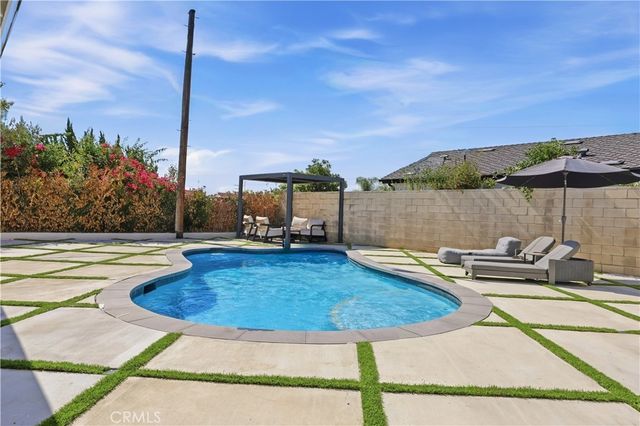 13800 Astoria Street, Sylmar, CA 91342