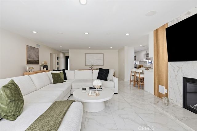 13800 Astoria Street, Sylmar, CA 91342