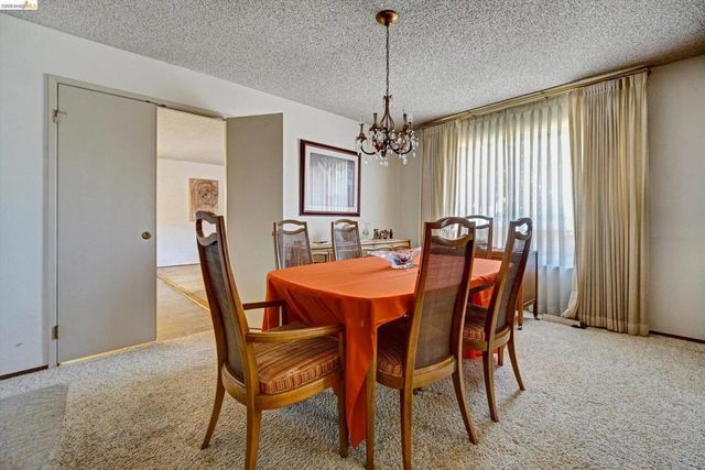 5861 Balmoral Dr, Oakland, CA 94619
