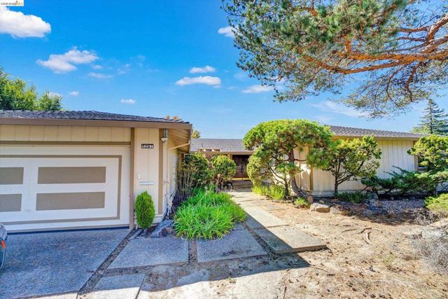 5861 Balmoral Dr, Oakland, CA 94619