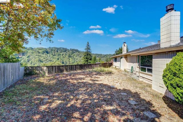 5861 Balmoral Dr, Oakland, CA 94619