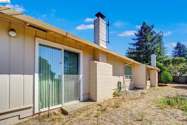 5861 Balmoral Dr, Oakland, CA 94619