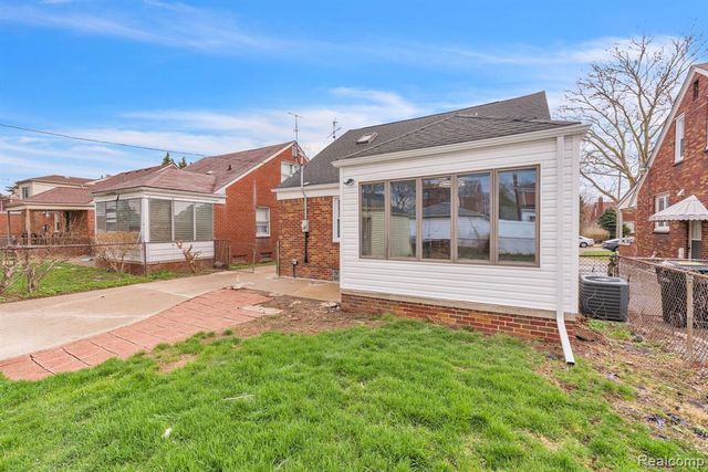 8285 Cheyenne Street, Detroit, MI 48228