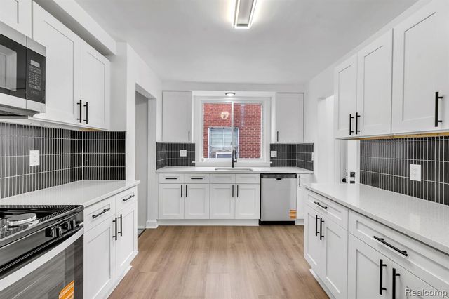 8285 Cheyenne Street, Detroit, MI 48228