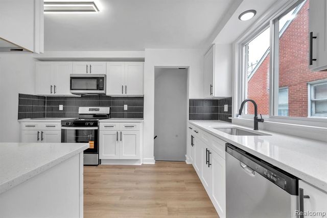 8285 Cheyenne Street, Detroit, MI 48228