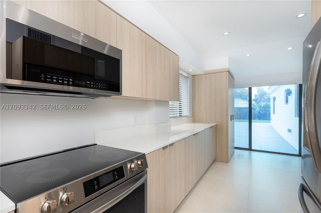 1801 NE 173rd St, North Miami Beach, FL 33162