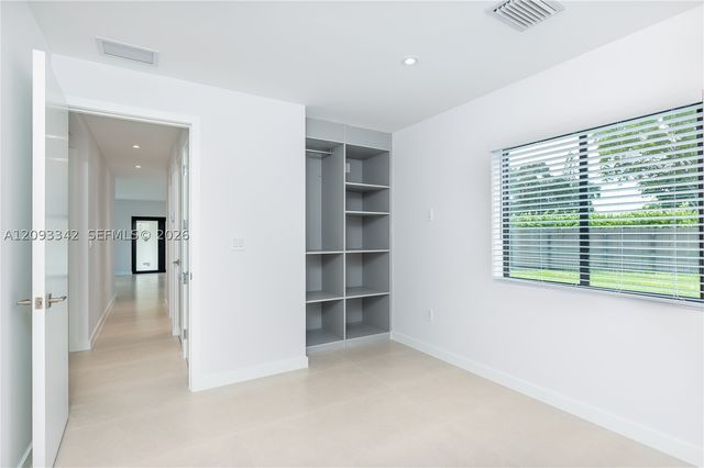 1801 NE 173rd St, North Miami Beach, FL 33162