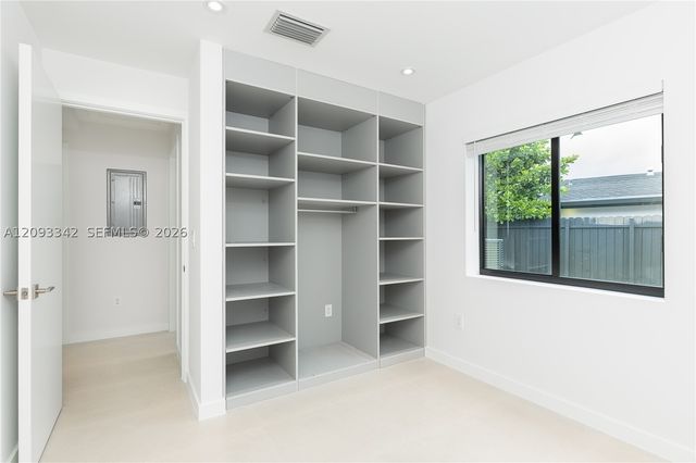 1801 NE 173rd St, North Miami Beach, FL 33162
