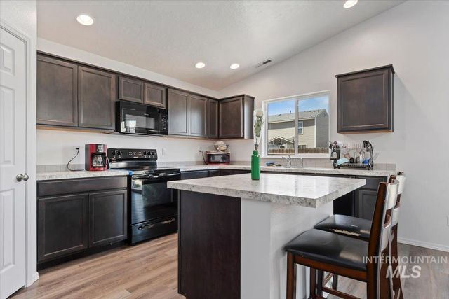 12806 Marna St, Caldwell, ID 83607