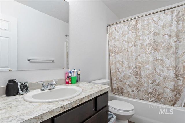 12806 Marna St, Caldwell, ID 83607
