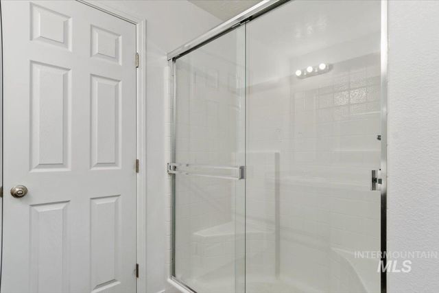 12806 Marna St, Caldwell, ID 83607