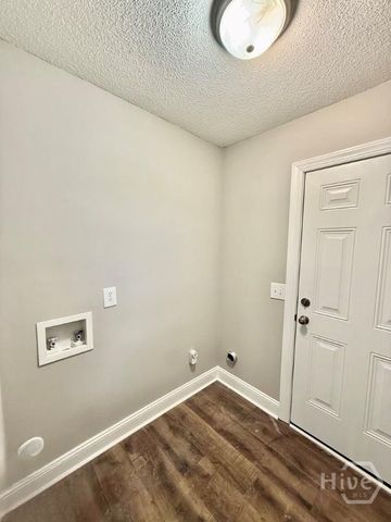 108 W. General Screven Way, Hinesville, GA 31320