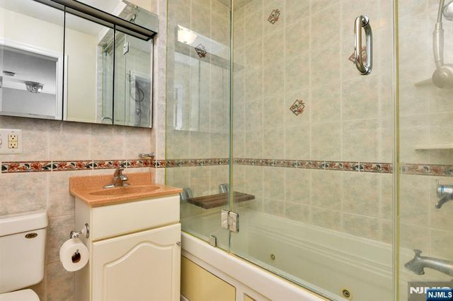 32 Washburn Place 1, Caldwell, NJ 07006