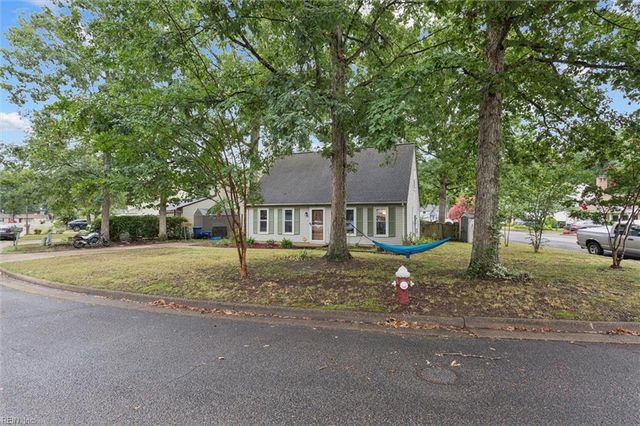 202 Tower LN, Newport News, VA 23608