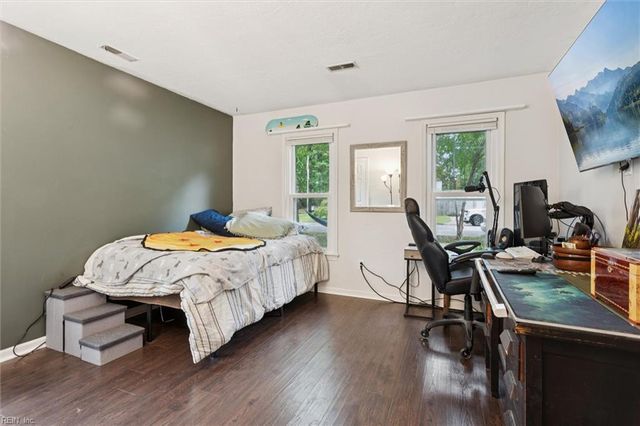 202 Tower LN, Newport News, VA 23608