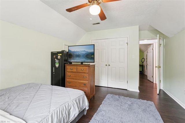 202 Tower LN, Newport News, VA 23608
