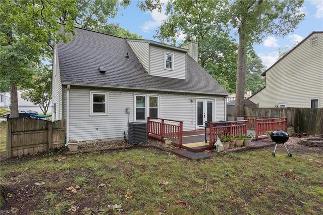 202 Tower LN, Newport News, VA 23608