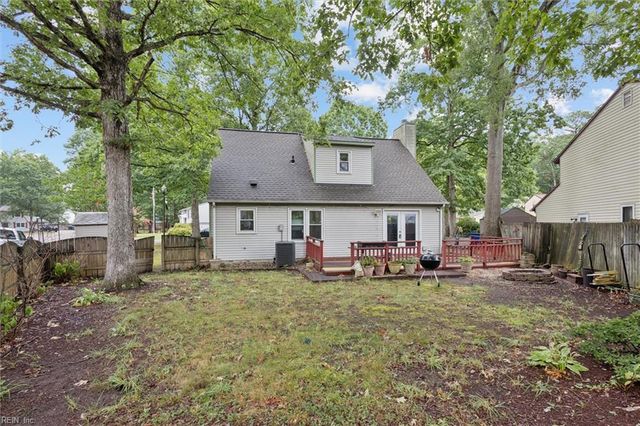 202 Tower LN, Newport News, VA 23608