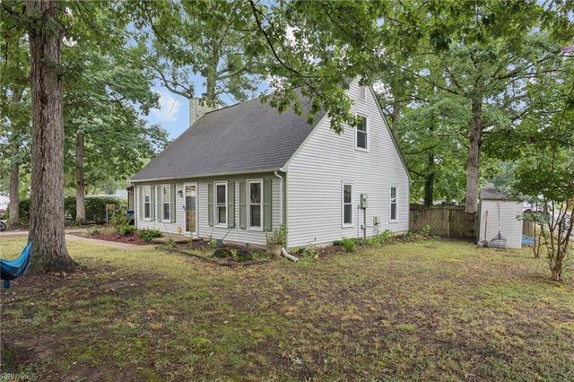 202 Tower LN, Newport News, VA 23608