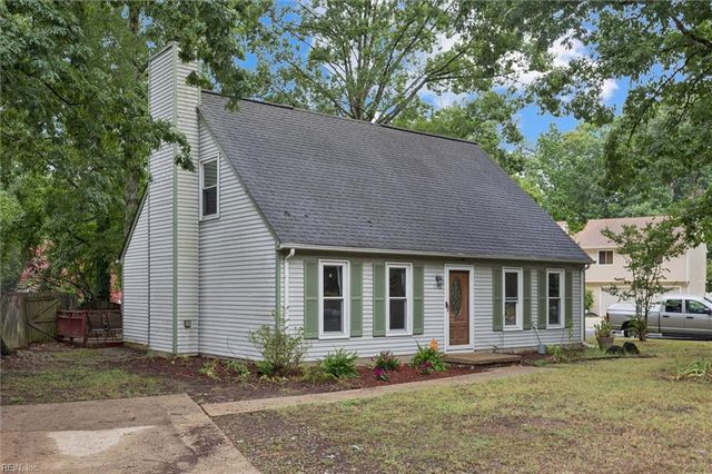 202 Tower LN, Newport News, VA 23608