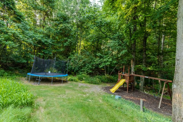 1670 Flowers Crossing Drive Ne, Grand Rapids Twp, MI 49525