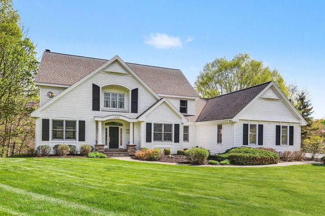 1670 Flowers Crossing Drive Ne, Grand Rapids Twp, MI 49525