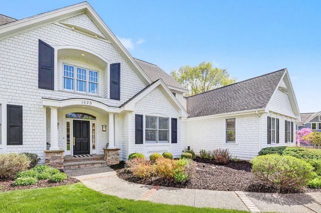 1670 Flowers Crossing Drive Ne, Grand Rapids Twp, MI 49525