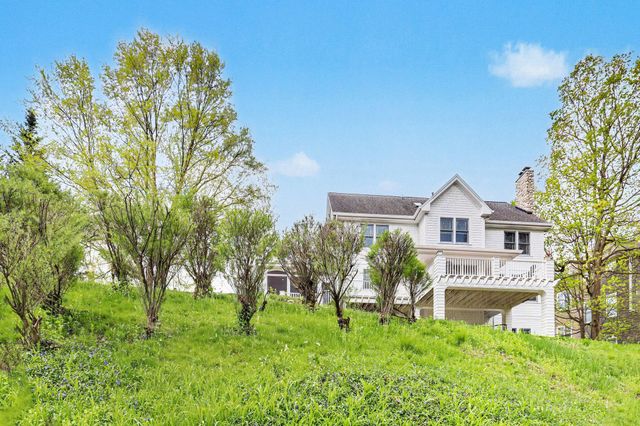 1670 Flowers Crossing Drive Ne, Grand Rapids Twp, MI 49525