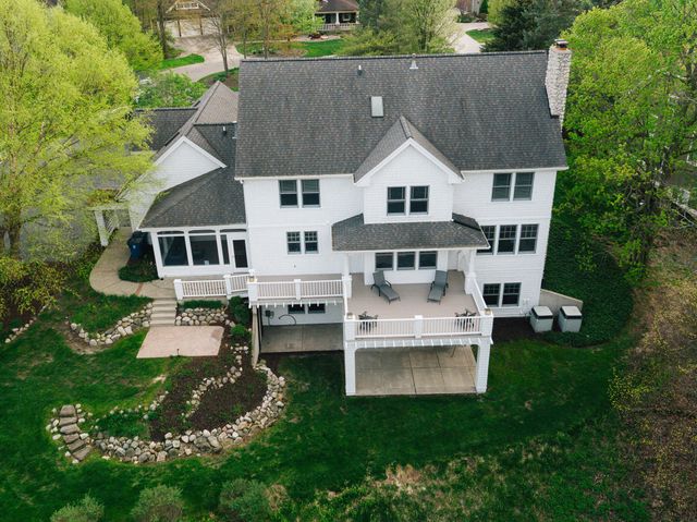 1670 Flowers Crossing Drive Ne, Grand Rapids Twp, MI 49525