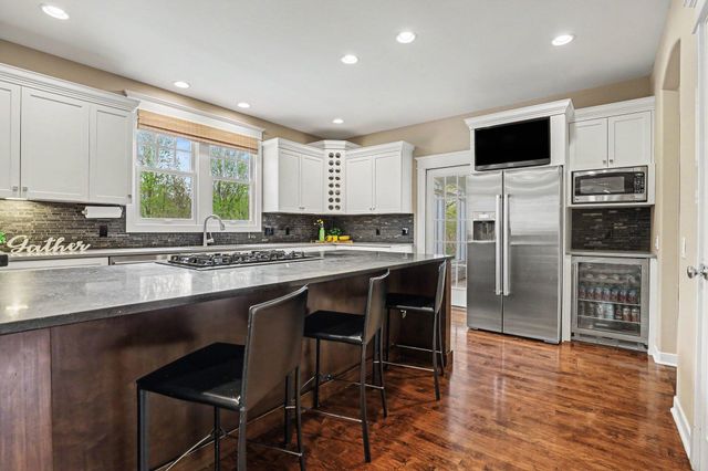 1670 Flowers Crossing Drive Ne, Grand Rapids Twp, MI 49525