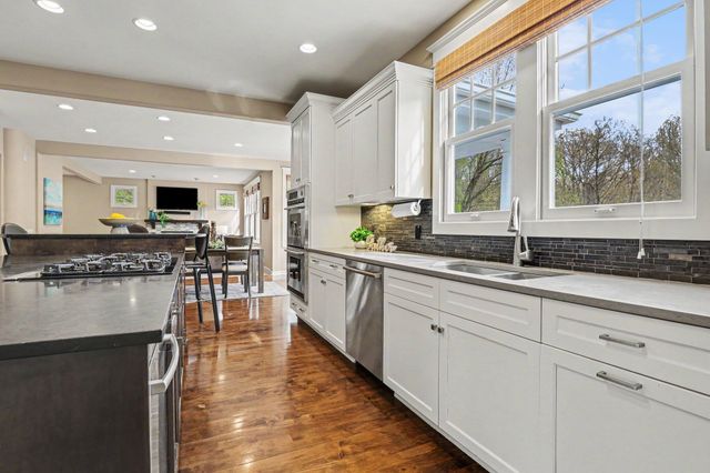 1670 Flowers Crossing Drive Ne, Grand Rapids Twp, MI 49525