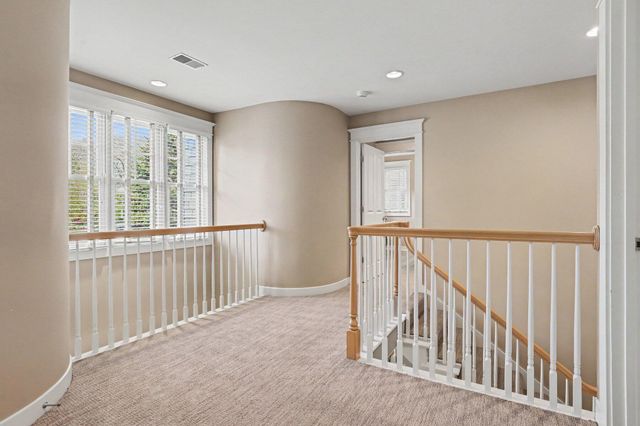1670 Flowers Crossing Drive Ne, Grand Rapids Twp, MI 49525
