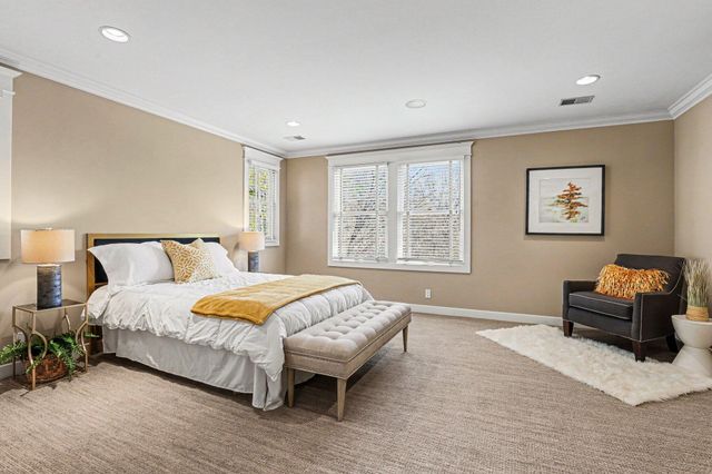 1670 Flowers Crossing Drive Ne, Grand Rapids Twp, MI 49525