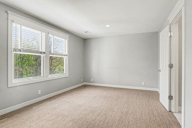 1670 Flowers Crossing Drive Ne, Grand Rapids Twp, MI 49525