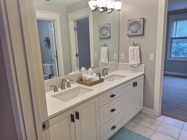 1670 Flowers Crossing Drive Ne, Grand Rapids Twp, MI 49525