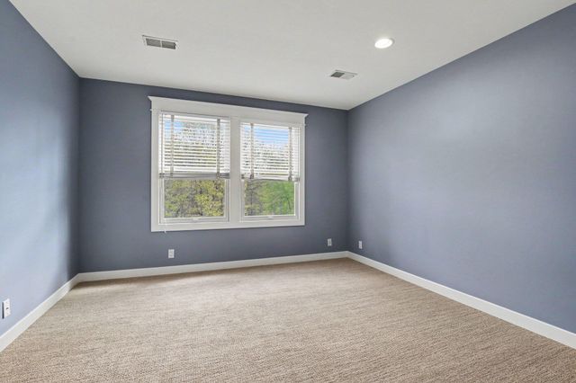 1670 Flowers Crossing Drive Ne, Grand Rapids Twp, MI 49525