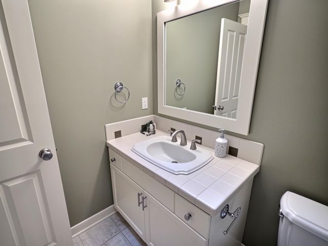 1670 Flowers Crossing Drive Ne, Grand Rapids Twp, MI 49525