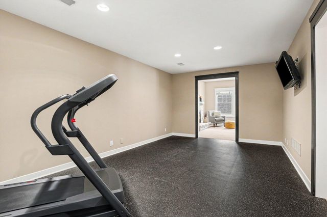 1670 Flowers Crossing Drive Ne, Grand Rapids Twp, MI 49525