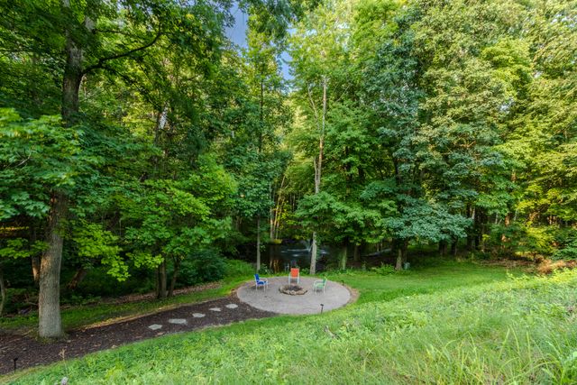 1670 Flowers Crossing Drive Ne, Grand Rapids Twp, MI 49525