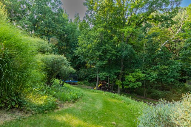 1670 Flowers Crossing Drive Ne, Grand Rapids Twp, MI 49525