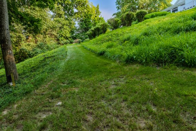 1670 Flowers Crossing Drive Ne, Grand Rapids Twp, MI 49525